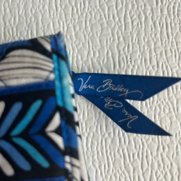 Vera Bradley Blue and White‎ Women’s Wallet - Picture 8 of 8